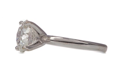 Lot 1350 - A CERTIFICATED TREATED DIAMOND SOLITAIRE RING