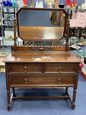 Lot 355 - AN EARLY 20TH CENTURY MIRROR BACKED CHEST
