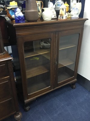 Lot 360 - AN EARLY 20TH CENTURY MAHOGANY BOOKCASE