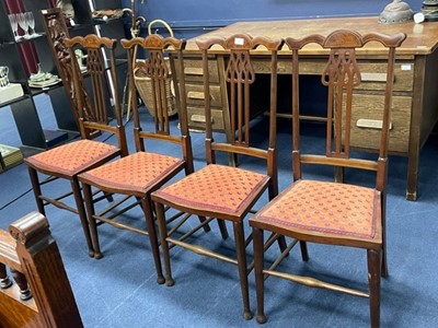 Lot 362 - A SET OF FOUR MAHOGANY DINING CHAIRS