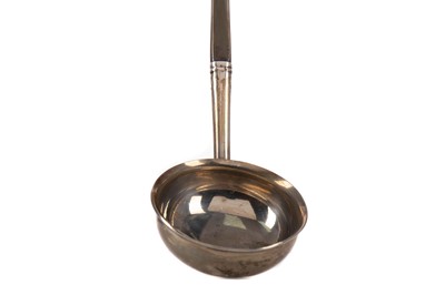Lot 486 - A GEORGE III SILVER TODDY LADLE