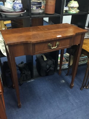 Lot 444 - A MAHOGANY SQUARE OCCASIONAL TABLE AND A MAHOGANY SIDE TABLE