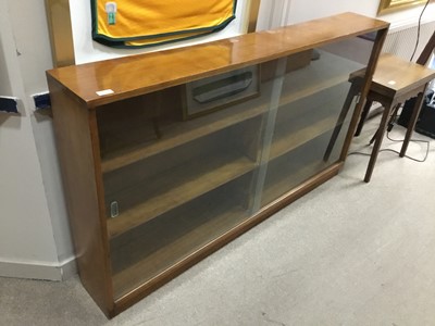 Lot 436 - A MID CENTURY BOOKCASE