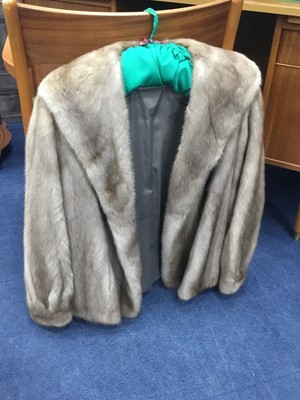 Lot 441 - A MINK FUR JACKET AND OTHER FURS