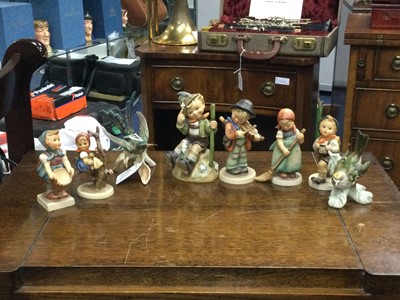 Lot 428 - A GROUP OF HUMMEL FIGURES OF CHILDREN AND TWO MODELS OF BIRDS