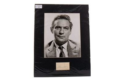 Lot 753 - A PHOTOGRAPH OF PETER FINCH