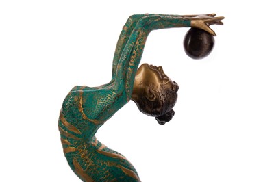 Lot 781 - AN ART DECO STYLE GILDED AND PATINATED BRONZE FIGURE OF AN ACROBAT
