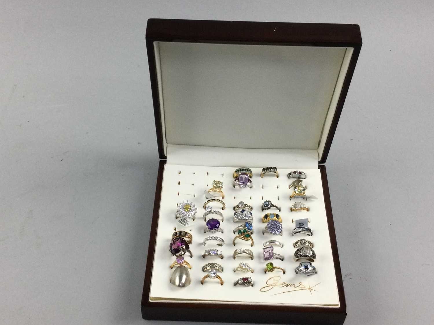 Lot 24 - A COLLECTION OF GEM SET RINGS