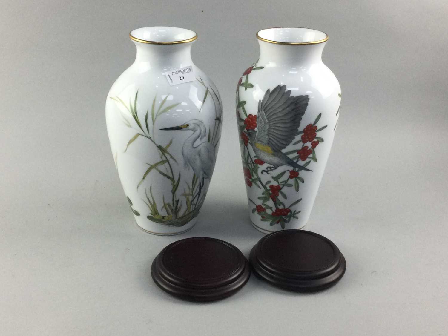 Lot 29 - A PAIR OF FRANKLIN MINT 'JAPAN' PORCELAIN VASES ALONG WITH TWO EGYPTIAN FIGURES