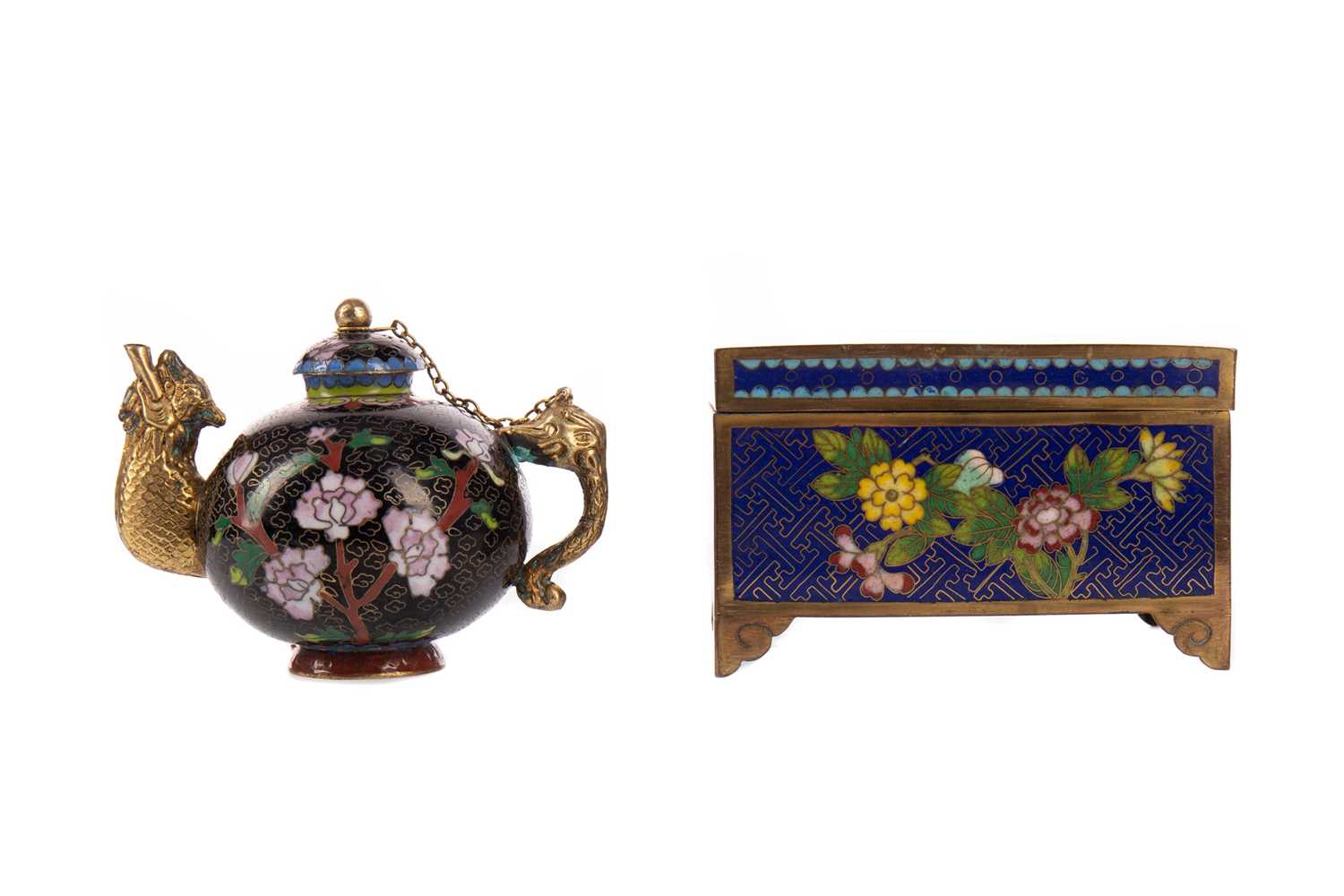 Lot 1844 - A 20TH CENTURY CHINESE CLOISONNE TEA POT AND A CASKET