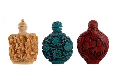 Lot 1854 - A LOT OF THREE CHINESE SNUFF BOTTLES