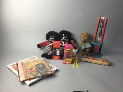 Lot 155 - A LOT OF CHILDRENS SOFT TOYS AND BOOKS