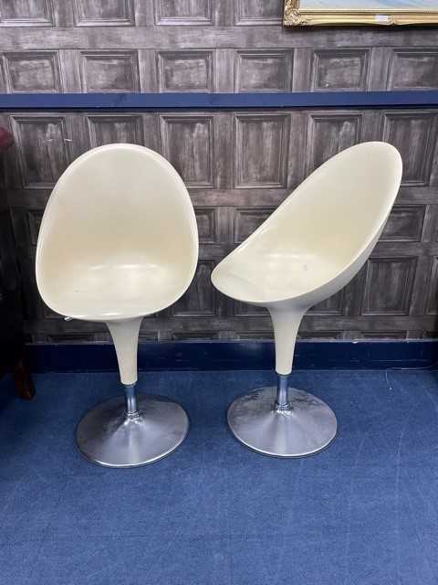 Lot 88 - A PAIR OF RETRO BAR CHAIRS