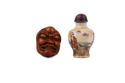 Lot 1872 - A JAPANESE MINIATURE BALUSTER VASE/SNUFF AND MINIATURE MASK