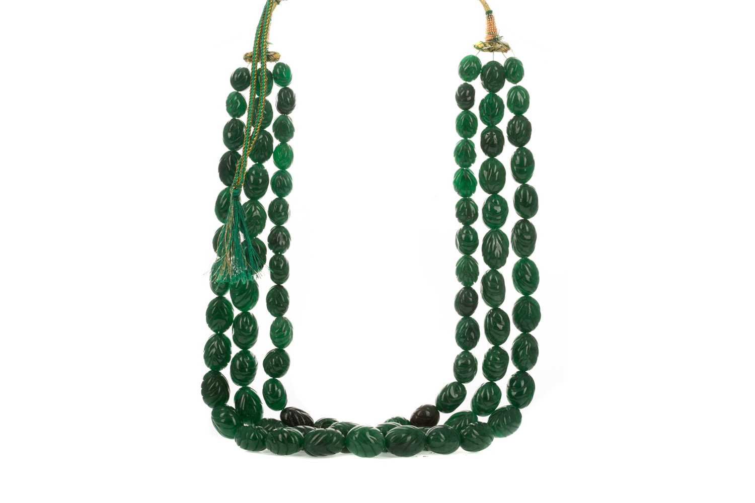 Lot 1447 - AN EMERALD BEAD NECKLACE