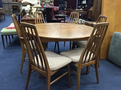 Lot 356 - A MID CENTURY DANISH CIRCULAR DINING TABLE