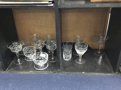 Lot 350 - A LOT OF CRYSTAL WARE INCLUDING SUNDAE DISHES