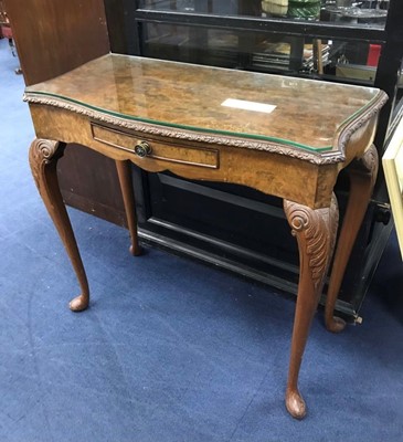 Lot 376 - A REPRODUCTION WALNUT HALL TABLE