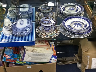 Lot 379 - A COLLECTION OF VARIOUS DINNERWARE ALONG WITH A CAPODIMONTE CHARGER PLATE