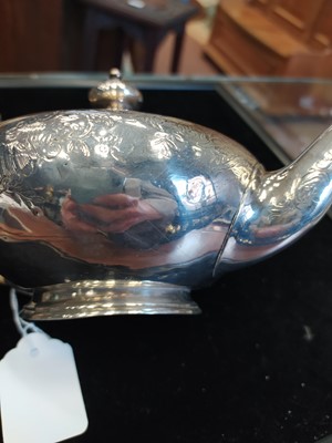 Lot 511 - A VICTORIAN SILVER AFTERNOON TEAPOT