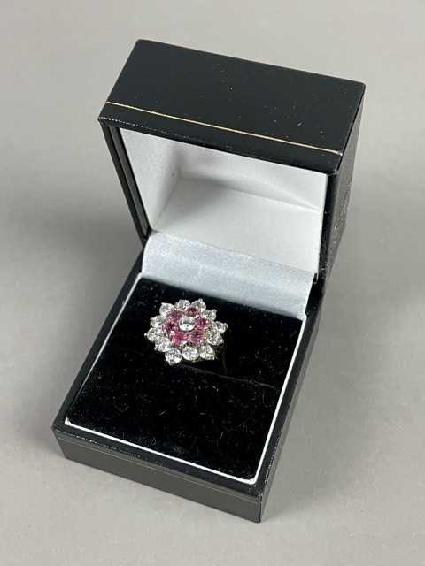 Lot 2 - A GEM STONE CLUSTER RING