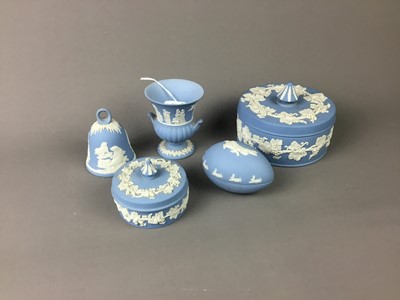 Lot 18 - A LOT OF ROYAL DOULTON FIGURES AND A WEDGWOOD JASPER WARE