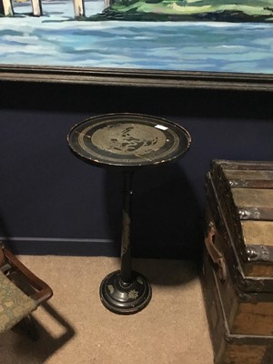 Lot 195 - A SMALL JAPANESE CIRCULAR OCCASIONAL TABLE