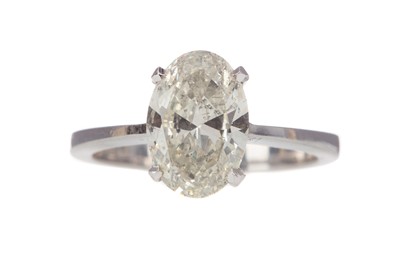 Lot 335 - A CERTIFICATED DIAMOND SOLITAIRE RING