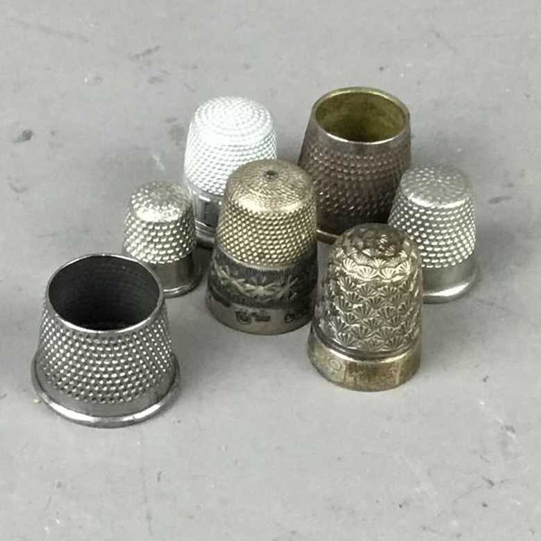 Lot 77 - A CHARLES HORNER SILVER THIMBLE ALONG WITH OTHER THIMBLES