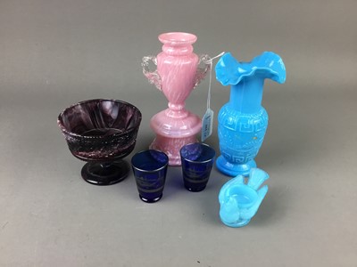 Lot 251 - A LOT OF VARIOUS GLASS WARE