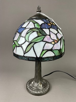 Lot 237 - A TIFFANY STYLE TABLE LAMP