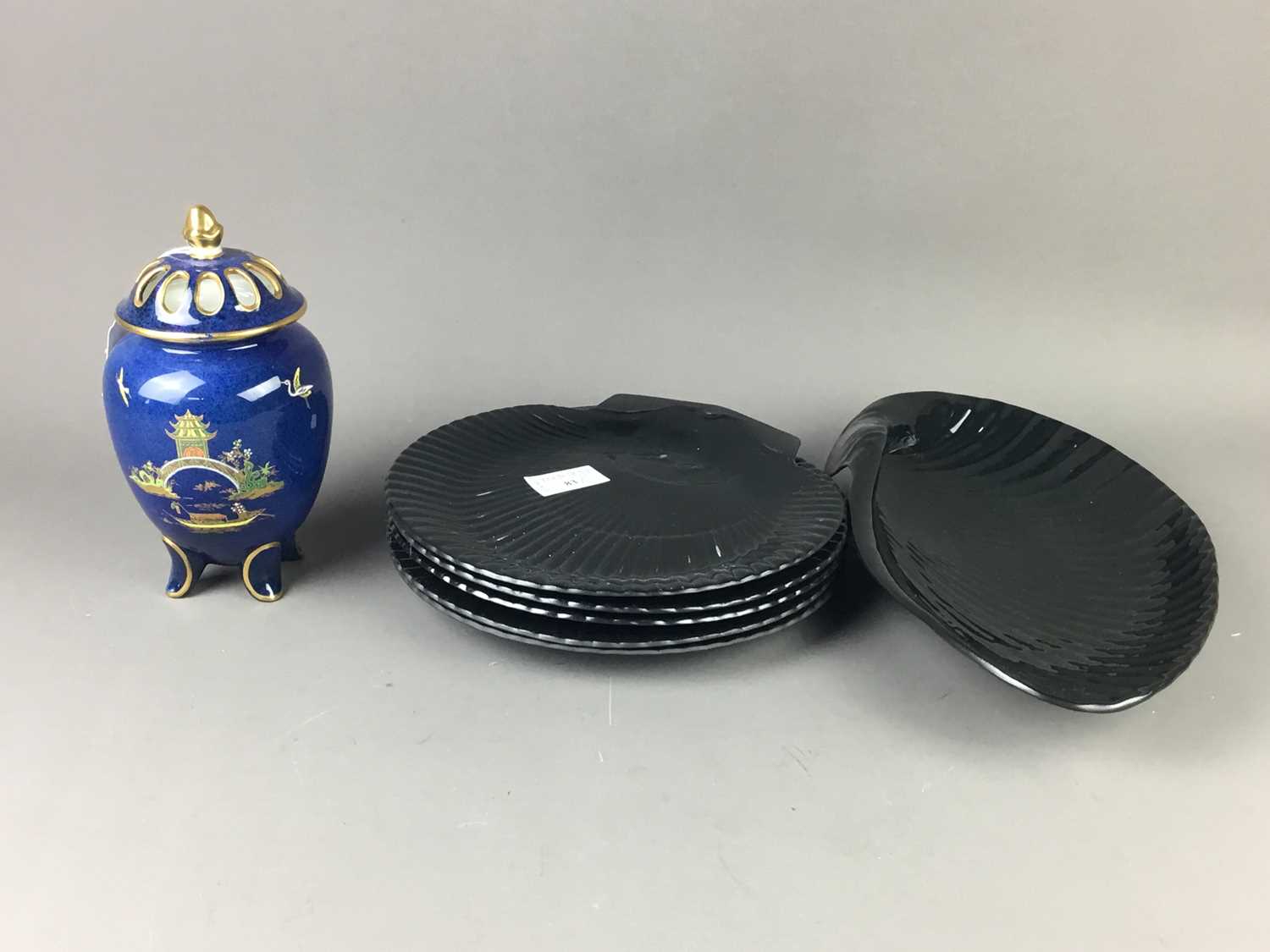 Lot 83 - A CARLTON WARE BLUE ROYALE CERAMIC POT POURRI ALONG WITH WEDGWOOD BLACK BASALT SHELL MOULDED DISHES