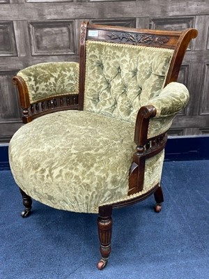 Lot 333 - A LATE VICTORIAN TUB CHAIR