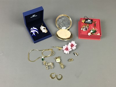 Lot 85 - A COLLECTION OF COSTUME JEWELLERY