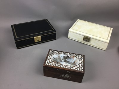Lot 143 - A COLLECTION OF COSTUME JEWELLERY AND JEWELLERY BOXES
