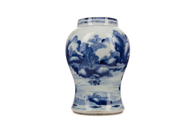 Lot 1920 - A LATE 19TH CENTURY CHINESE BLUE AND WHITE VASE