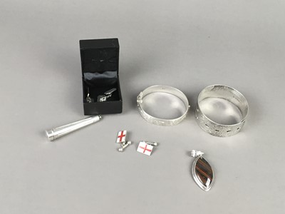 Lot 433 - A GROUP OF SILVER AND WHITE METAL ITEMS