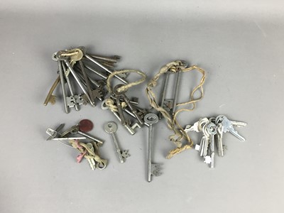 Lot 479 - A COLLECTION OF EARLY TO MID-20TH CENTURY KEYS