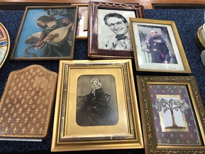 Lot 154 - A GROUP OF SEVEN 20TH CENTURY PHOTOGRAPH FRAMES