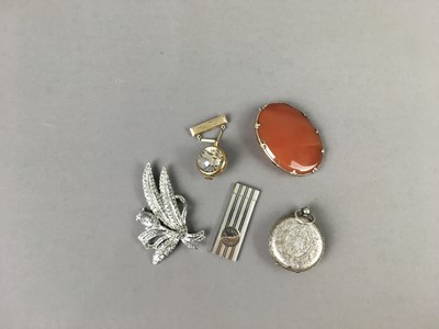 Lot 503 - A SWISS .935 SILVER FOB WATCH, ANOTHER WATCH, TWO BROOCHES AND A CIGAR CUTTER