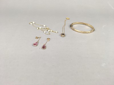 Lot 508 - A LOT OF COSTUME JEWELLERY