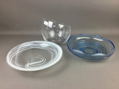 Lot 521 - A COLLECTION OF GLASS WARE AND OTHER ITEMS