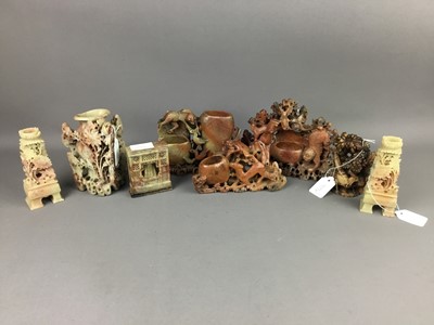 Lot 526 - A COLLECTION OF ONYX AND HARDSTONE ITEMS