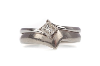 Lot 346 - A DIAMOND SOLITAIRE RING AND SHAPE TO FIT WEDDING BAND