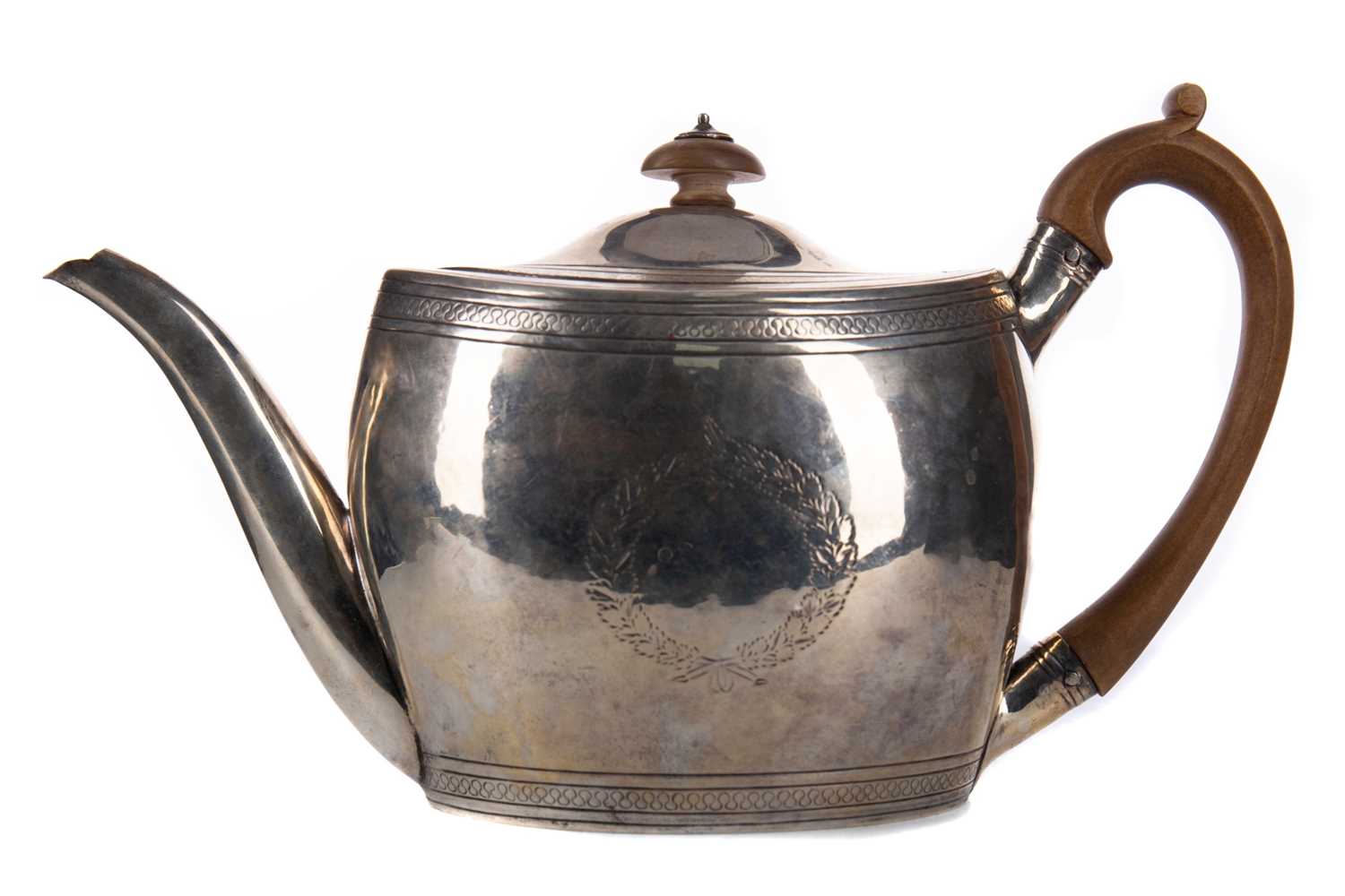 Lot 415 - A GEORGE III SILVER TEAPOT