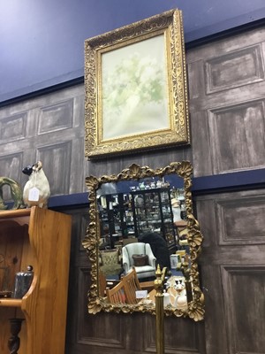 Lot 270A - A WALL MIRROR IN GILT FRAME AND A GILT PICTURE FRAME