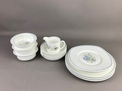 Lot 107 - A WEDGWOOD 'SUSIE COOPER DESIGN' PART DINNER SERVICE