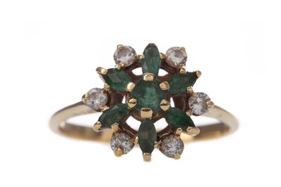 Lot 395 - AN EMERALD AND DIAMOND RING