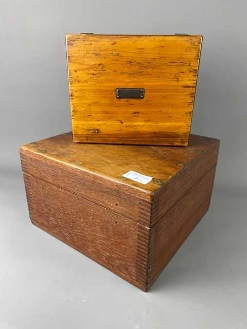 Lot 2 - A FRENCH 'MOUCHOIRS' BOX, AND ANOTHER BOX