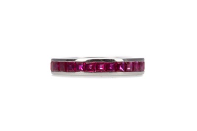 Lot 474 - A RUBY ETERNITY RING